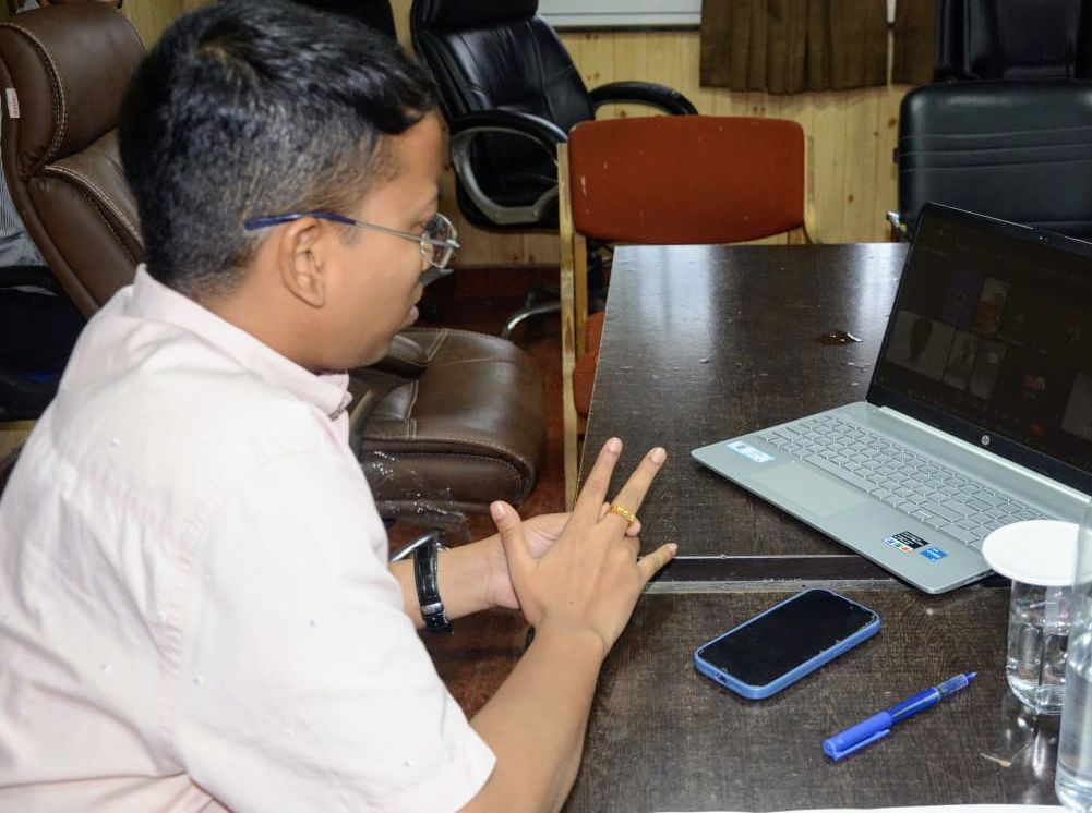 जिला पंचायत सीईओ ने ली प्रधानमंत्री सूर्यघर योजना के प्रगति की समीक्षा बैठक 